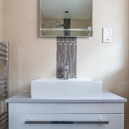 Stunning Fully Refurbished Διαμέρισμα
